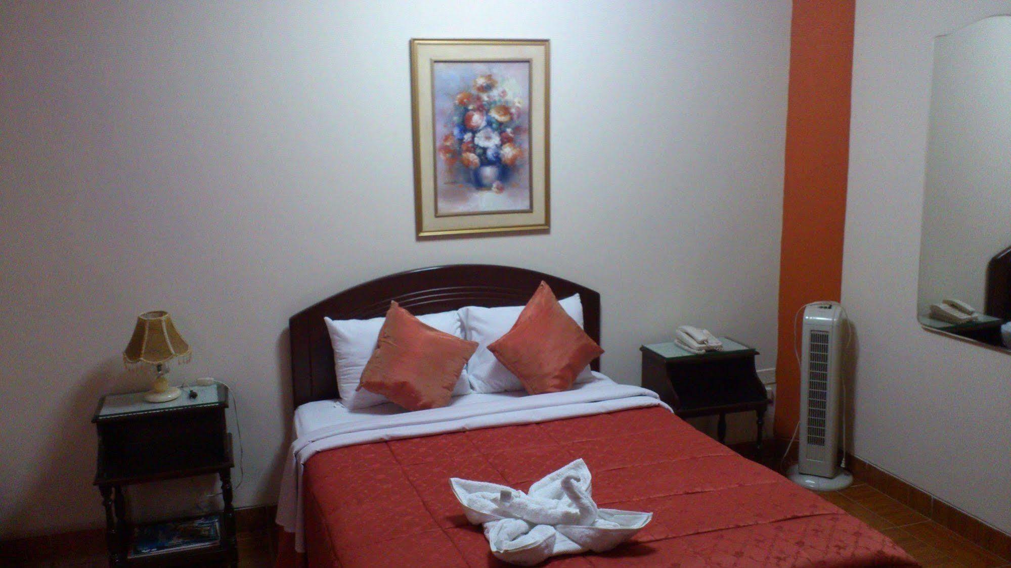 Hotel Suite Plaza Trujillo Eksteriør billede